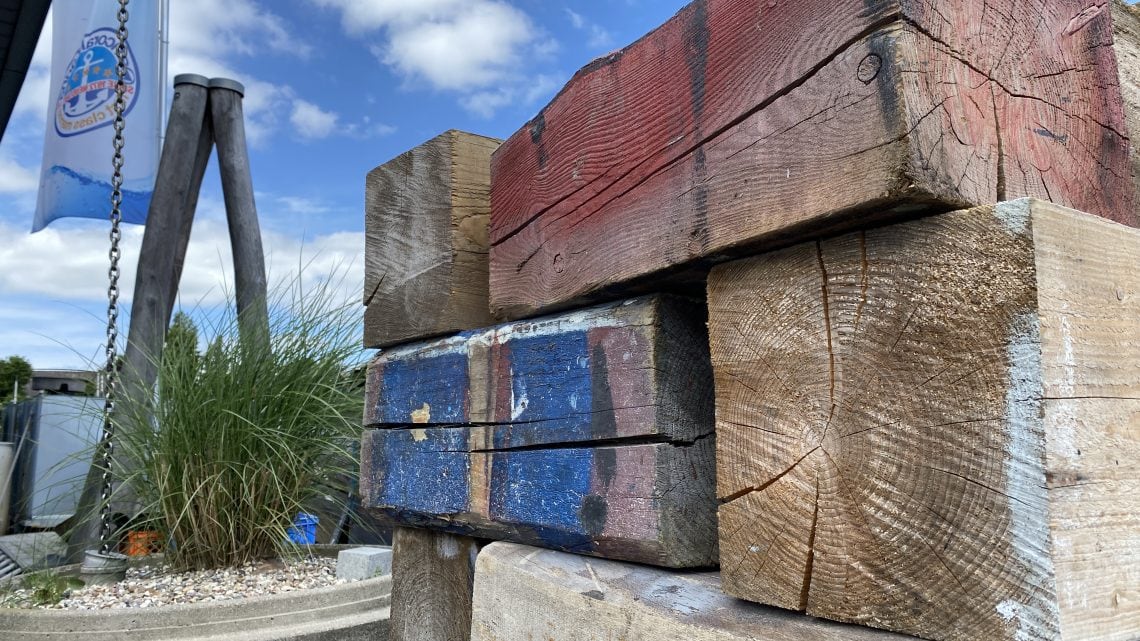 IN DEN STARTLÖCHERN